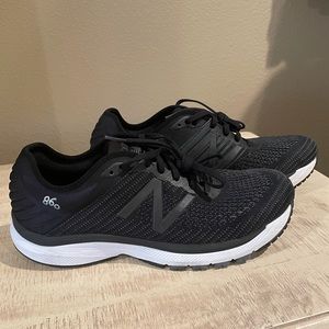New Balance running shoes- men’s size 9